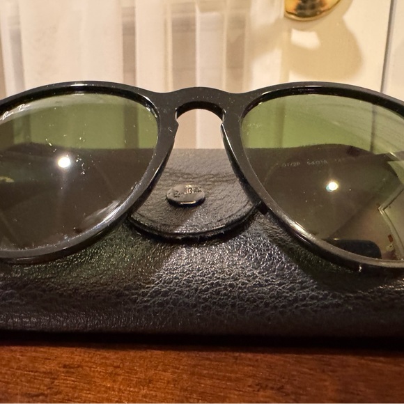Ray-Ban “Erika” Polarized Unisex Sunglasses main image 5